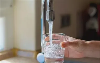 Varför luktar mitt vatten som ruttna ägg?